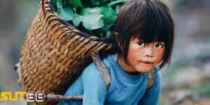 sut88 cùng nghệ sĩ tặng áo ấm